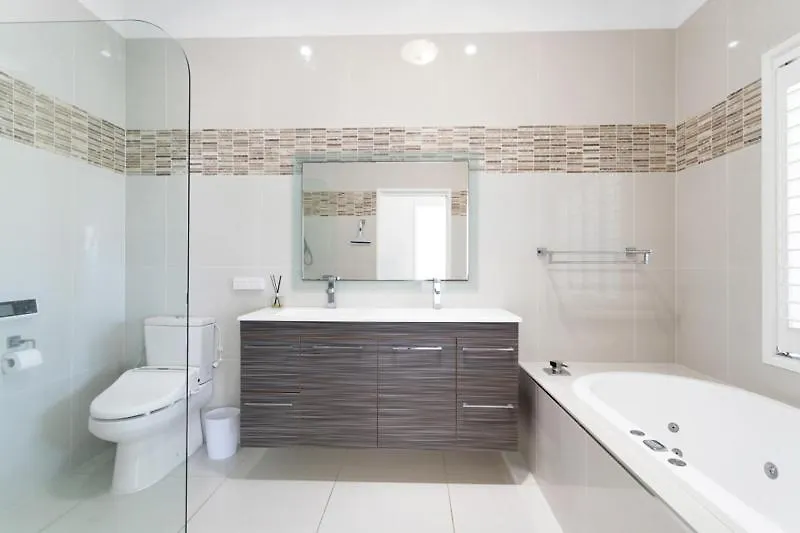 Marina Beach Holiday Home Cremorne Apartment